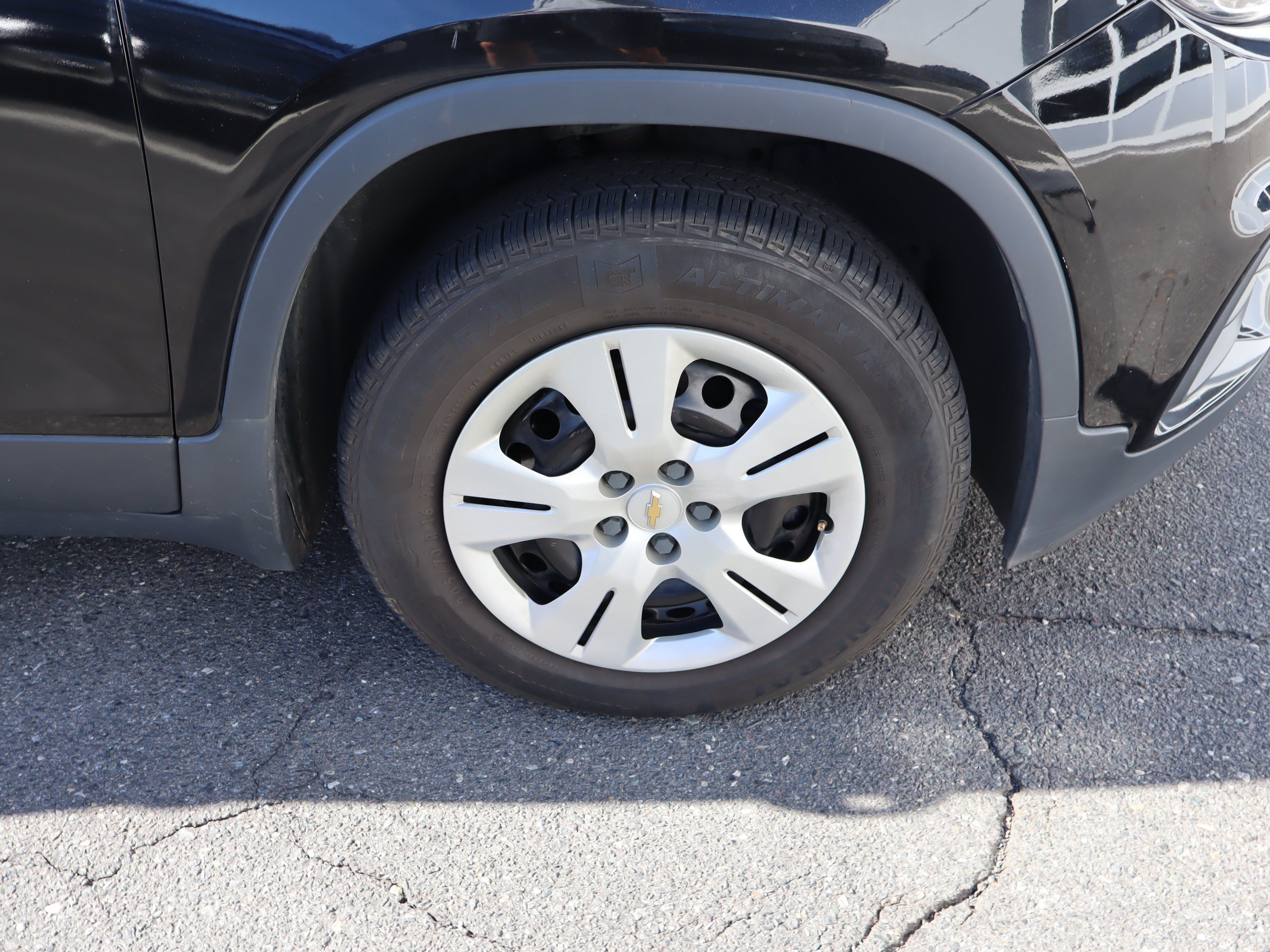 Used 2018 Chevrolet Trax LS FWD image 36