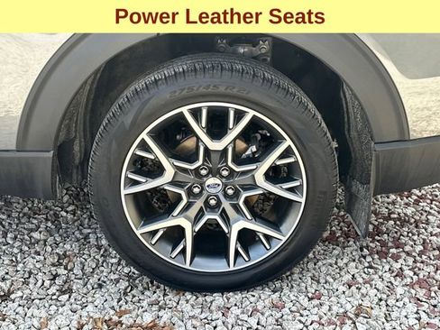 Used 2025 Ford Explorer Platinum w/ Ultimate Package image 9