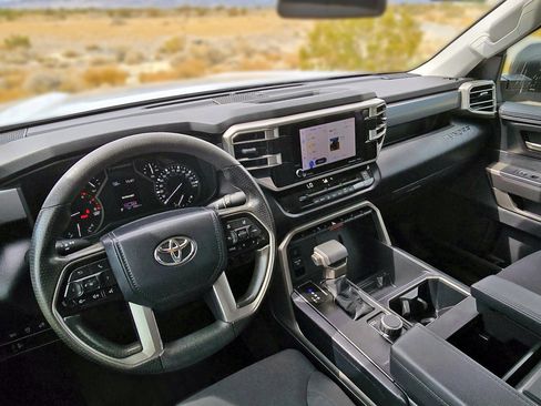 Used 2022 Toyota Tundra SR5 image 7