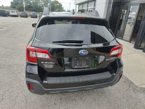 Used 2019 Subaru Outback 2.5i Premium w/ Popular Package #2 AWD/4WD image 11