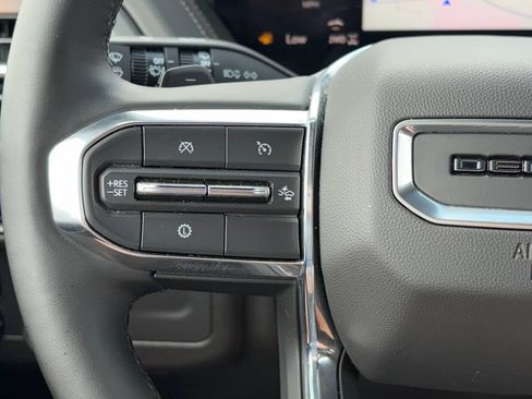 Used 2025 GMC Yukon Denali AWD/4WD image 12