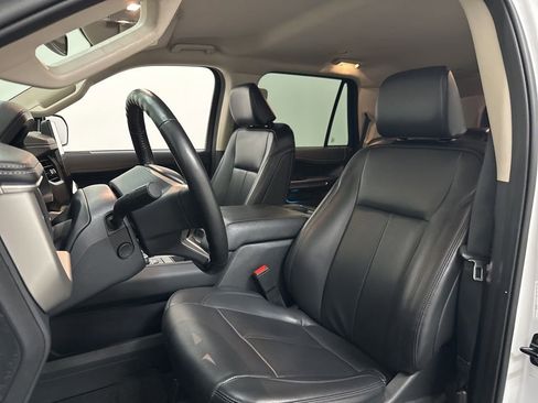 Used 2024 Ford Expedition XLT RWD image 29