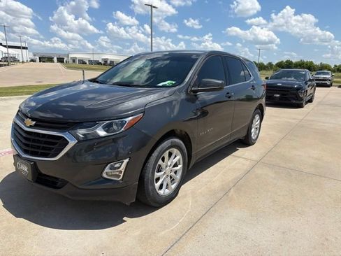 Used 2018 Chevrolet Equinox LT FWD image 3