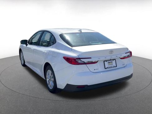 Used 2025 Toyota Camry LE image 7