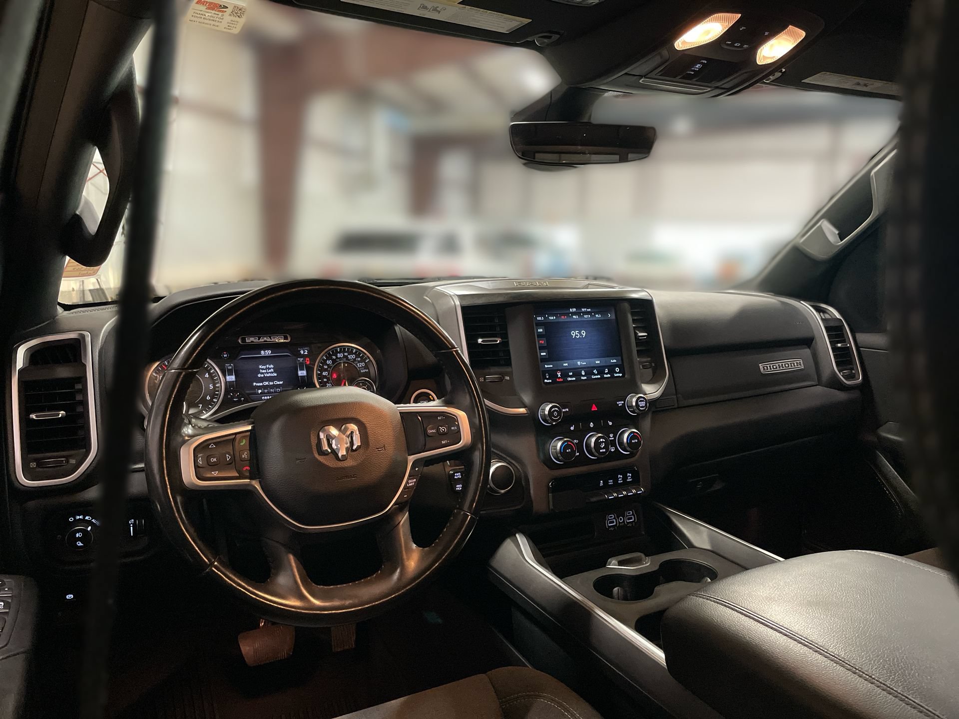 Used 2021 RAM 1500 4x4 Crew Cab image 18