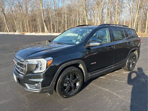 Used 2022 GMC Terrain AT4 w/ Infotainment Package II image 3