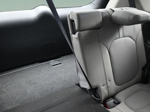 Used 2023 Honda Pilot LX image 42