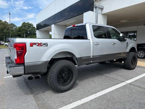 Used 2017 Ford F250 Lariat w/ Lariat Ultimate Package AWD/4WD image 5