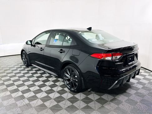 Used 2025 Toyota Corolla SE FWD image 5