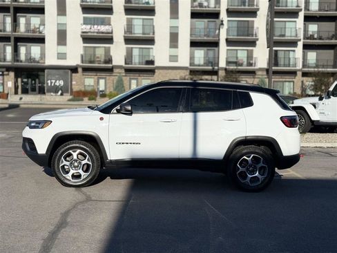 Used 2022 Jeep Compass Trailhawk w/ Trailhawk Convenience Group AWD/4WD image 4