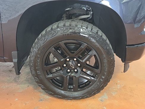 Used 2022 Chevrolet Silverado 1500 LT Trail Boss w/ Convenience Package II image 12