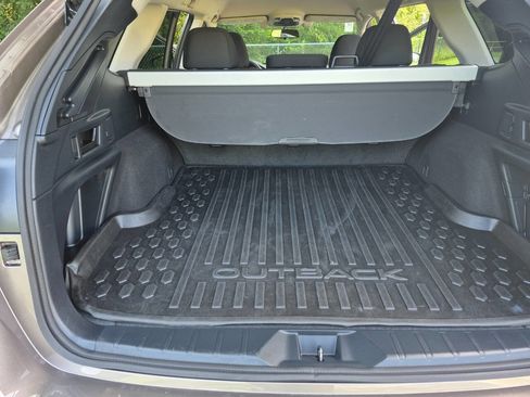 Used 2022 Subaru Outback Premium image 18