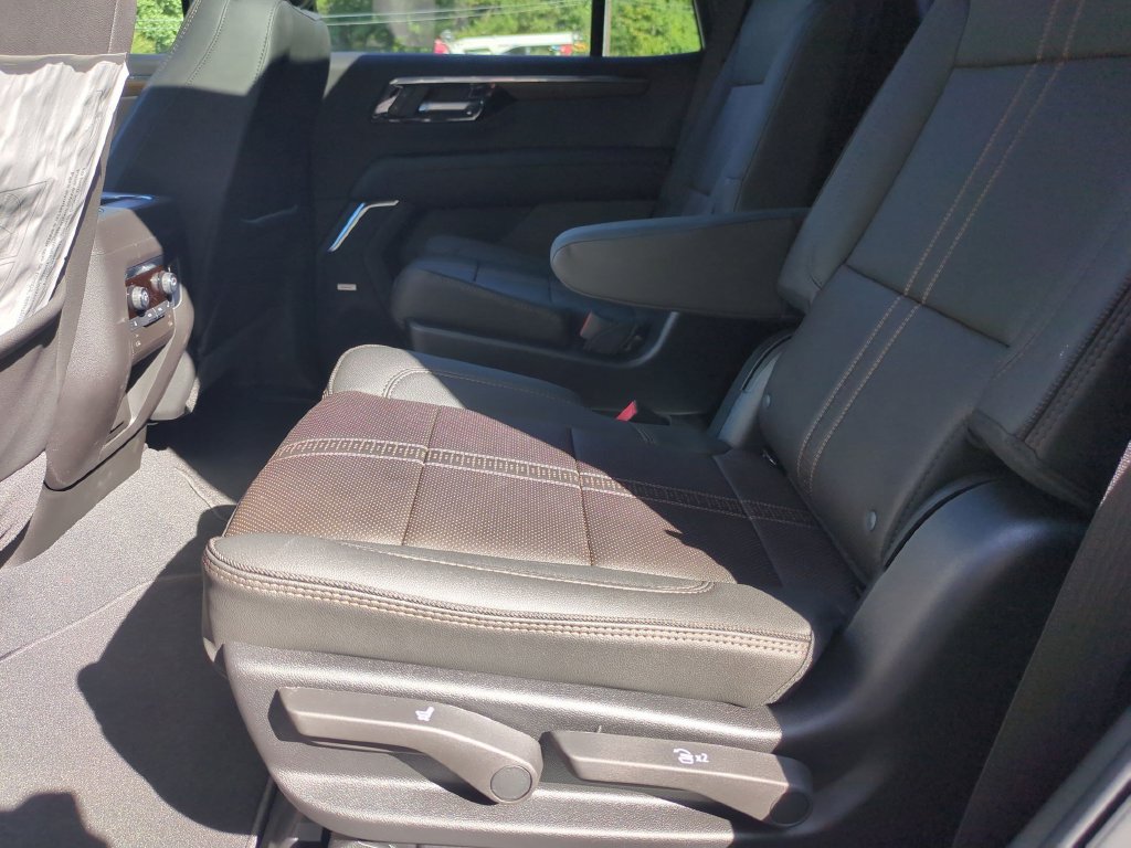 New 2026 Chevrolet Tahoe High Country AWD/4WD image 32