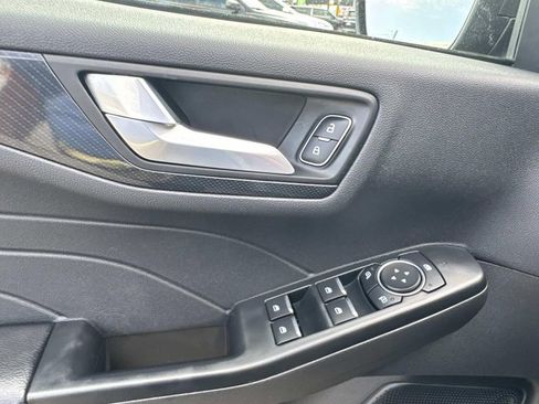 Used 2025 Ford Escape ST-Line AWD/4WD image 19