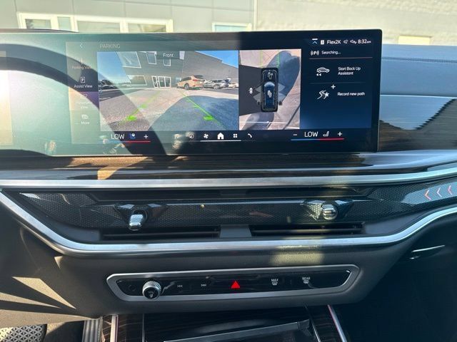 Used 2025 BMW X7 xDrive40i w/ Premium Package AWD/4WD image 21