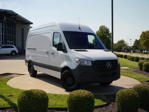 New 2025 Mercedes-Benz Sprinter 2500 image 1