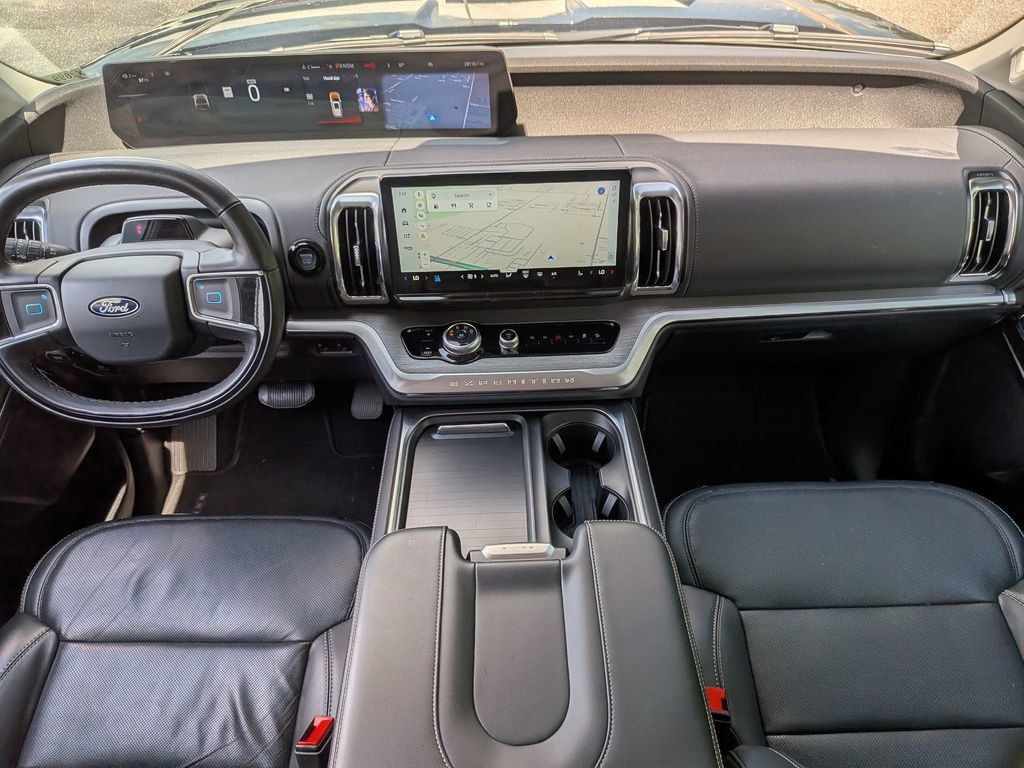 Used 2025 Ford Expedition Platinum AWD/4WD image 27