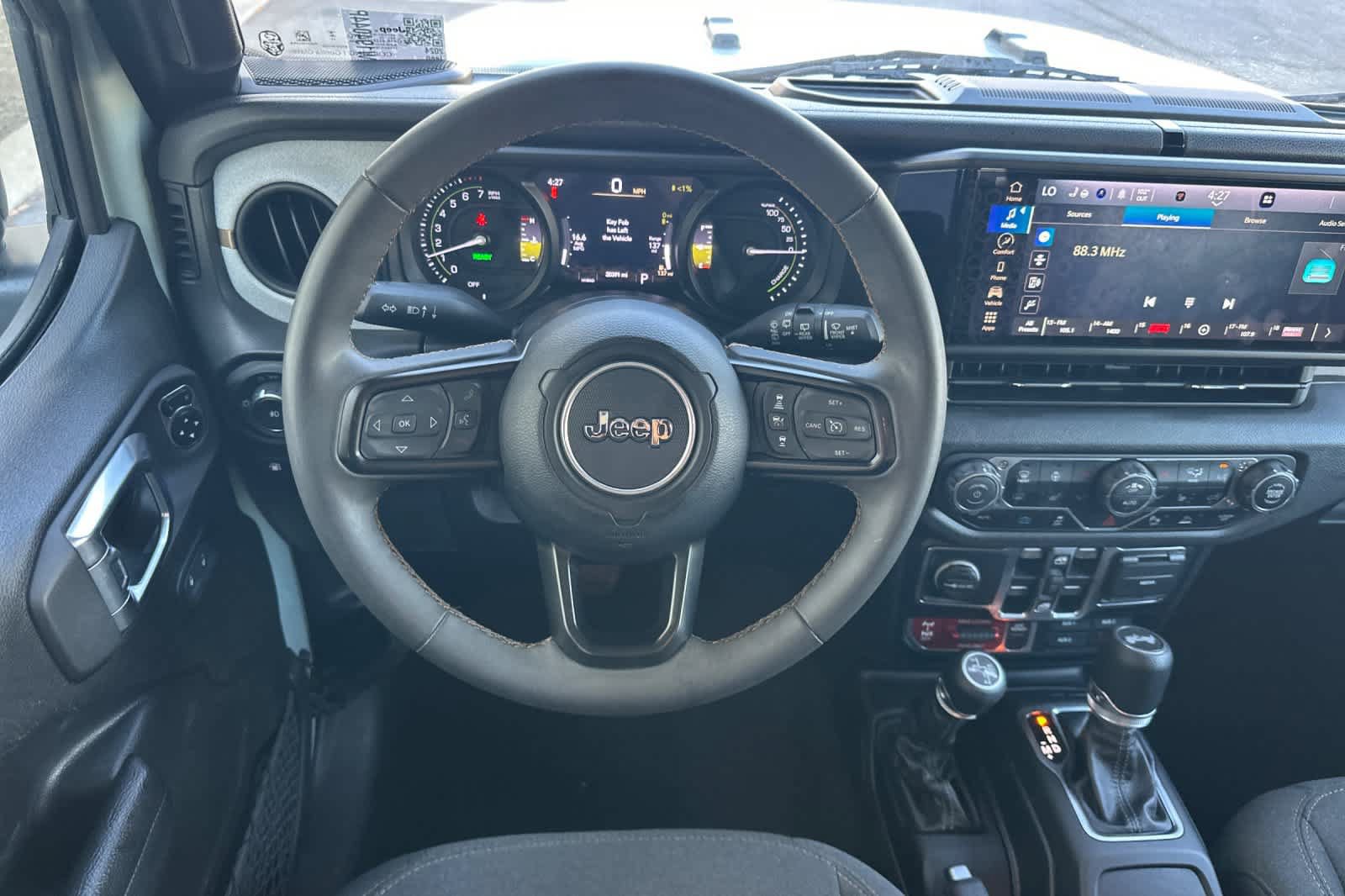 Used 2024 Jeep Wrangler Unlimited AWD/4WD image 15