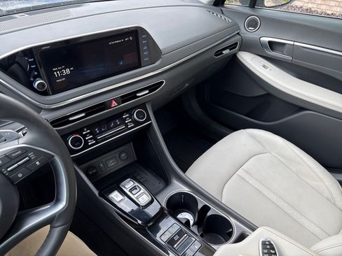 Used 2023 Hyundai Sonata Limited w/ Cargo Package FWD image 17
