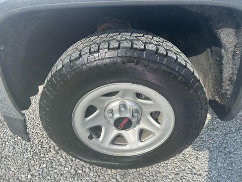 Used 2016 GMC Sierra 1500 2WD Regular Cab image 7