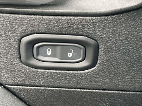 Used 2023 Jeep Wrangler Sahara w/ Cold Weather Group image 16