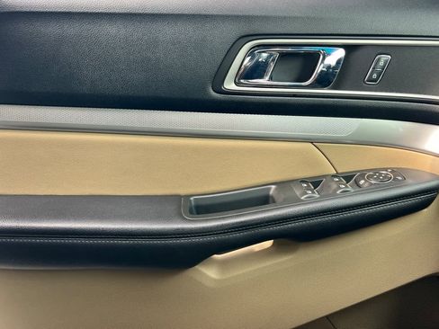 Used 2016 Ford Explorer XLT w/ Equipment Group 201A image 13