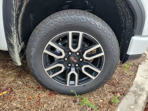 New 2026 GMC Sierra 1500 AT4 w/ AT4 Premium Package AWD/4WD image 4