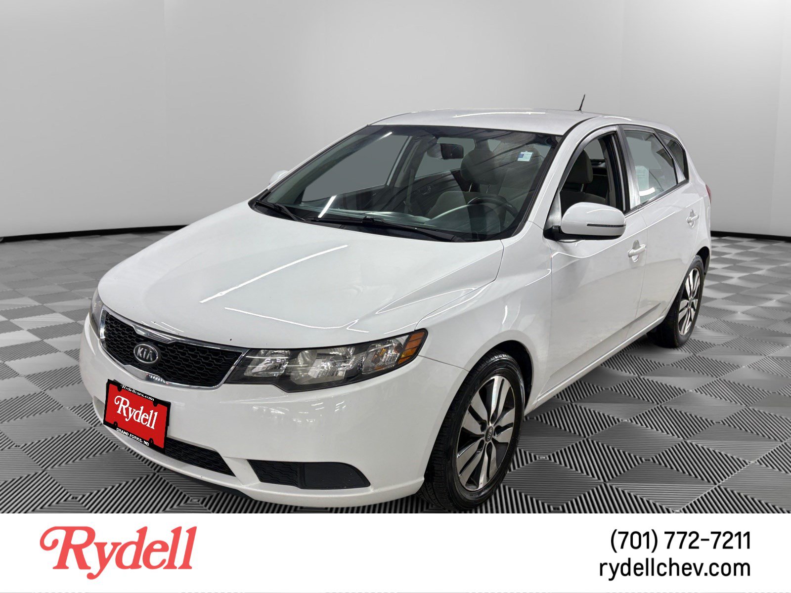 Used 2013 Kia Forte EX FWD image 1
