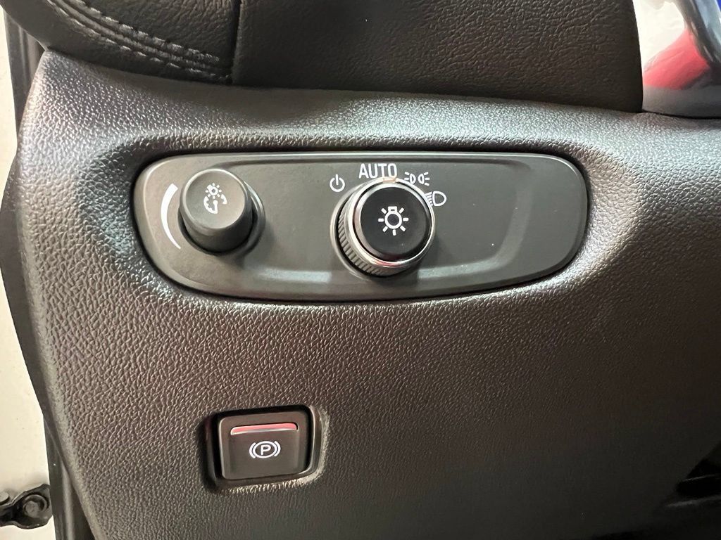 Used 2021 Chevrolet Blazer LT FWD image 18
