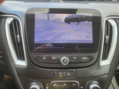 Used 2024 Chevrolet Malibu LT image 19