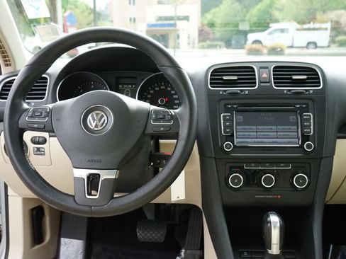 Used 2011 Volkswagen Jetta TDI FWD image 18