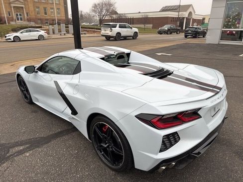Used 2024 Chevrolet Corvette Stingray Preferred Conv w/ Chrome Exterior Badge Package image 17