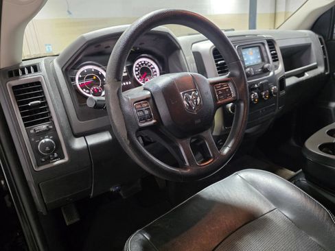 Used 2016 RAM 1500 Express RWD image 16