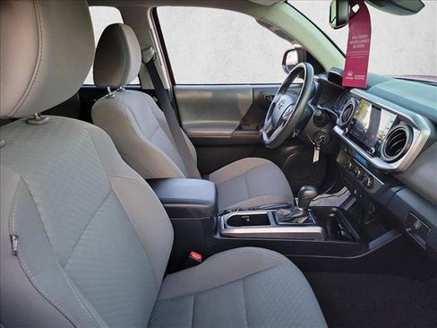 Used 2022 Toyota Tacoma SR5 w/ Technology Package RWD image 15
