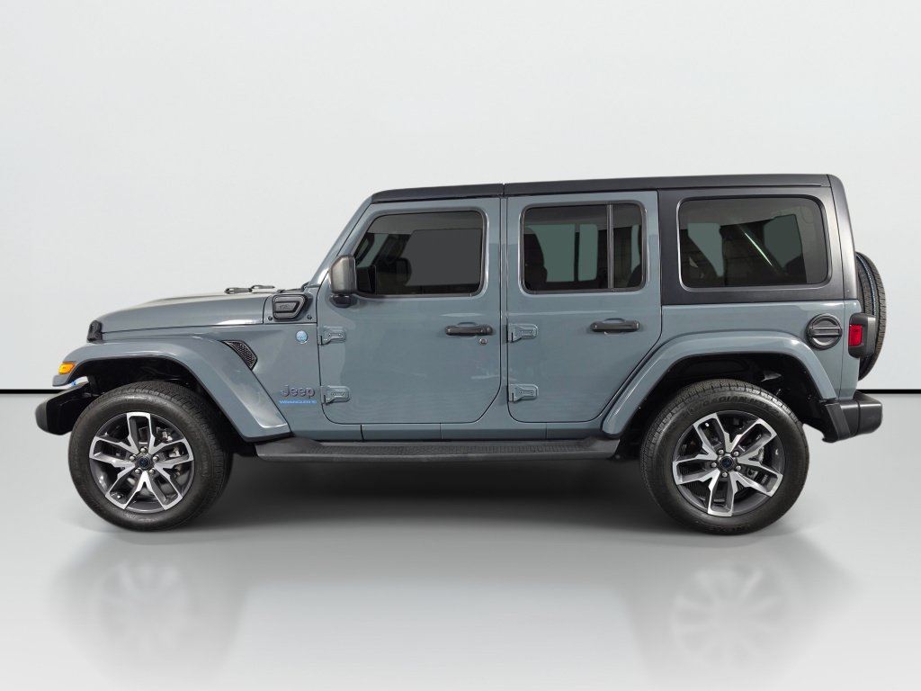 Used 2024 Jeep Wrangler Unlimited w/ Convenience Group AWD/4WD image 2