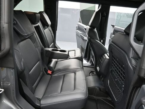 New 2025 Ford Bronco Badlands image 16