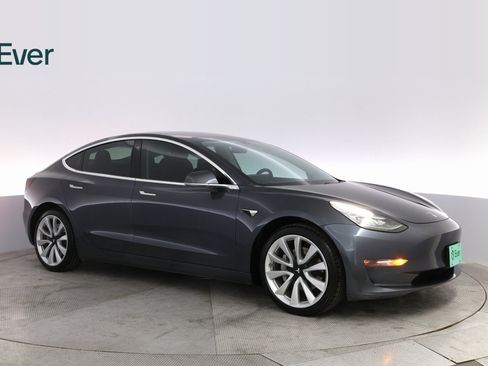 Used 2019 Tesla Model 3 Standard Range Plus image 5