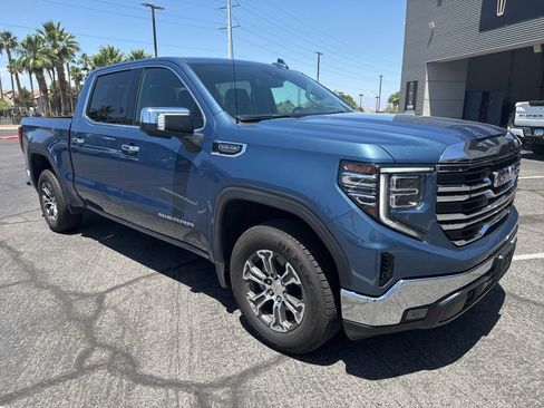 Used 2024 GMC Sierra 1500 SLT RWD image 3