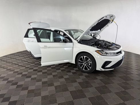 Used 2025 Volkswagen Jetta Sport FWD image 10