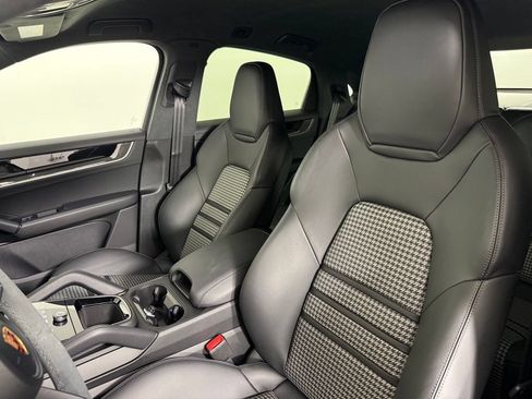 Certified 2026 Porsche Cayenne S AWD/4WD image 5