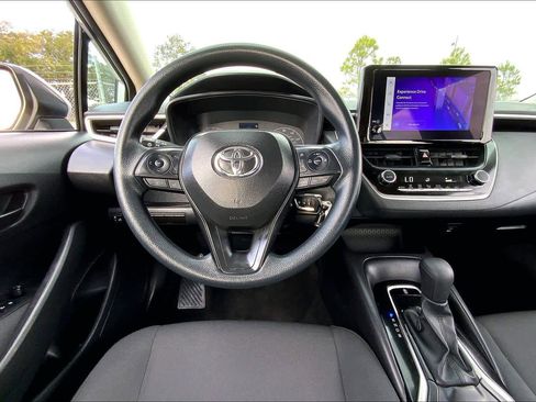Certified 2025 Toyota Corolla LE image 6