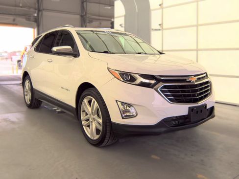 Used 2020 Chevrolet Equinox Premier FWD image 2