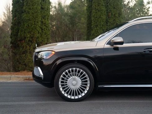 Used 2021 Mercedes-Benz Maybach GLS 600 4MATIC image 5