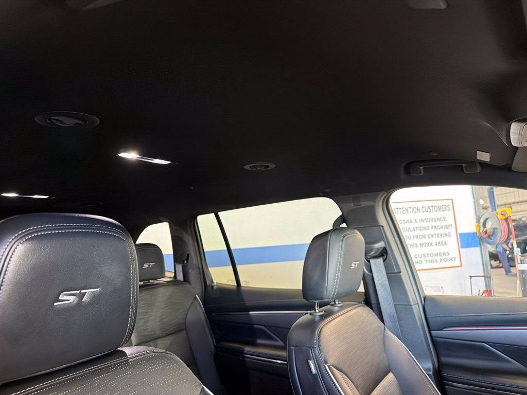 Used 2026 Buick Enclave Sport Touring AWD/4WD image 35