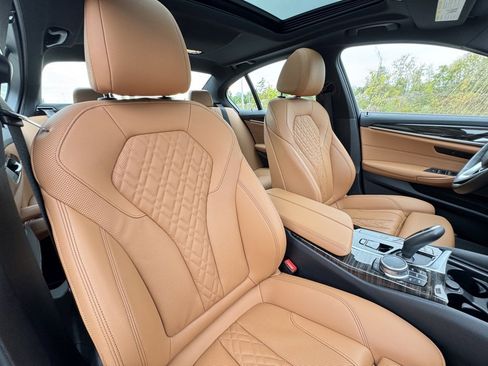 Certified 2023 BMW 530e xDrive w/ Premium Package image 30