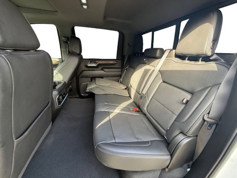 Used 2024 GMC Sierra 2500 Denali w/ Denali Reserve Package image 16