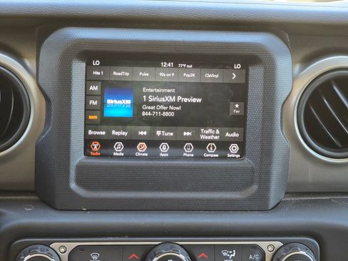 Used 2018 Jeep Wrangler Unlimited Sport S AWD/4WD image 9
