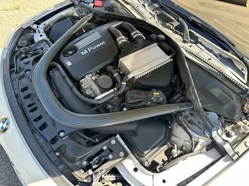 Used 2020 BMW M4 Convertible image 32