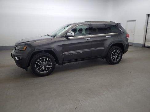 Used 2019 Jeep Grand Cherokee Limited w/ Luxury Group II image 2