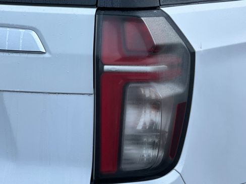 Used 2022 Chevrolet Suburban Premier image 52